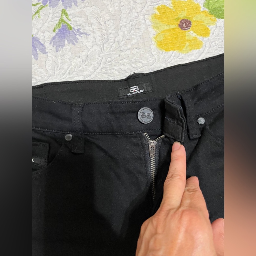 (H) Benjamin Black Men's Black Denim Shorts - Picture 9 of 12